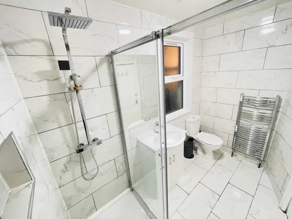 24e6a7fa1c0b1d258ee6d605aa002767374b63f8ca714075e288ef5e6c2890ec 5e70421afc v0 w1280xh0 rDEF.jpg