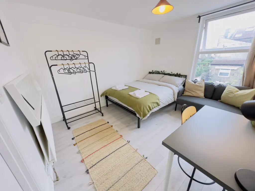 4e6dc6971c2f36693cf1876f1a52878c32352cd9c8bb9fc1034e2fcb8d0b1d22 26f09cf7a4 v0.JPEG w1280xh0 rDEF.jpg