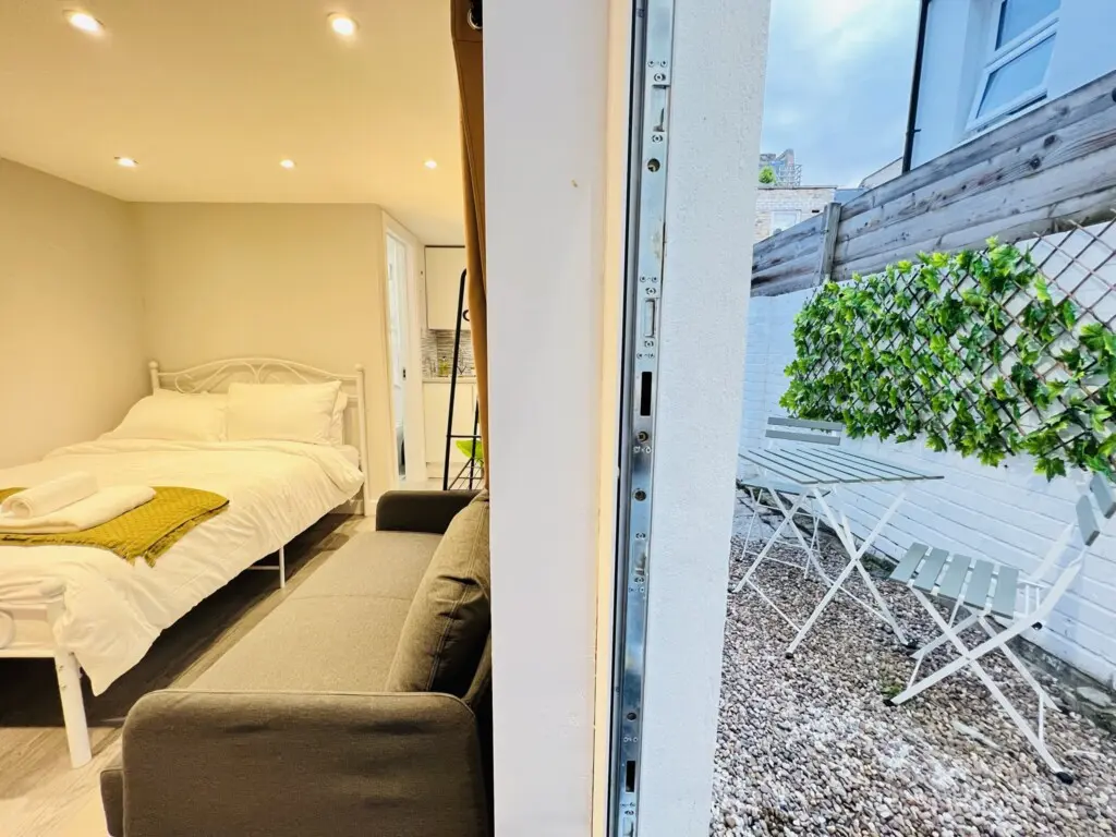 5099e95f8b0f0a9e9ddc21e411c75fe31632e28e0e8c47168c9290924cac51f6 34b39a3200 v0.JPEG w1280xh0 rDEF.jpg