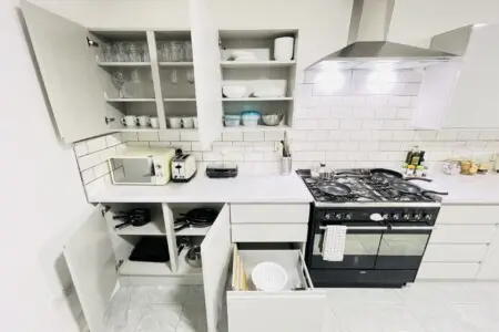 7c663d2c275bc72e00852f30291845c40cdccb22c932798299ae3781f095eba5 5e70421afc v0 w1280xh0 rDEF.jpg