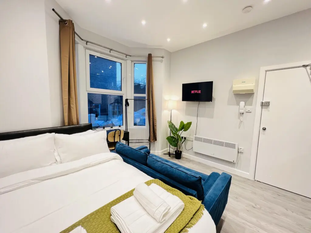 85e91e8d54fba45d17e9f49231d33bb707b7a8834d4a9ba3eb69d2dcf8641188 34b39a3200 v0.JPEG w1280xh0 rDEF.jpg