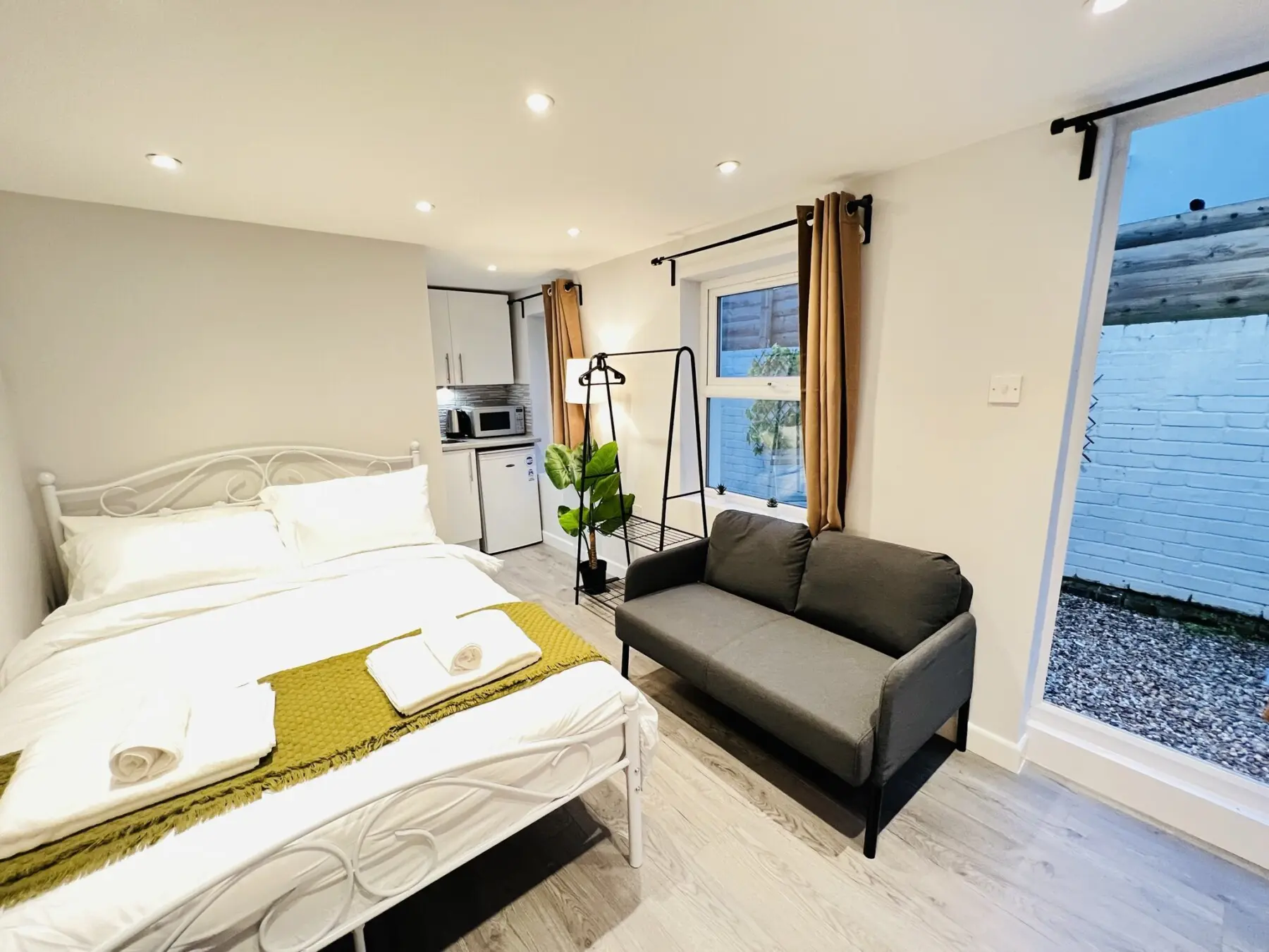 94917061042489fc966832db8039061ebe9f7fa7ff196aad72780ce40592bba9 34b39a3200 v0.JPEG w1280xh0 rDEF.jpg