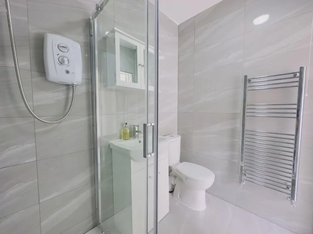 ba64e74eb93cab41254b337a855ba5d25ab6530bd274fa6ead16787de8e9046f 26f09cf7a4 v0.JPEG w1280xh0 rDEF.jpg