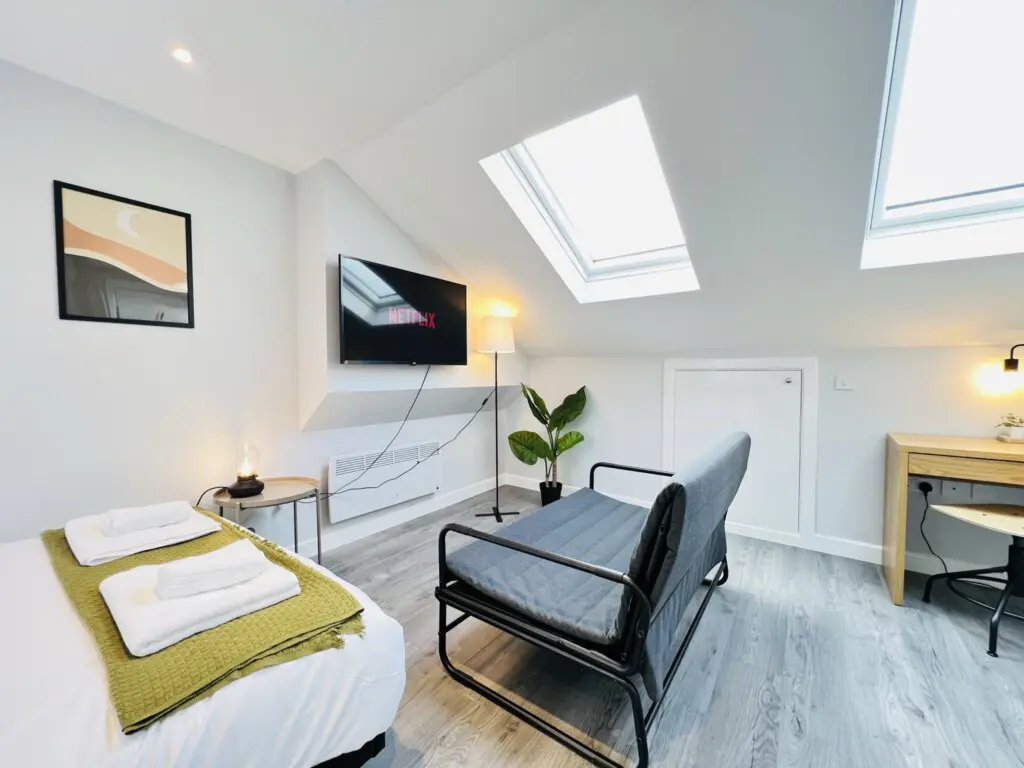 be18527d1f12c6098c49401db2f5ed4d0f23d82e66a1cf02e21084591705a09f 34b39a3200 v0.JPEG w1280xh0 rDEF.jpg