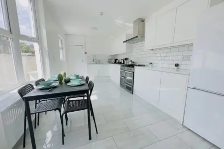 efb5501f9091947524a8e8fd9bab0a48027e3e05d1b5b226e532594aeefb7ed9 26f09cf7a4 v0.JPEG w1280xh0 rDEF.jpg