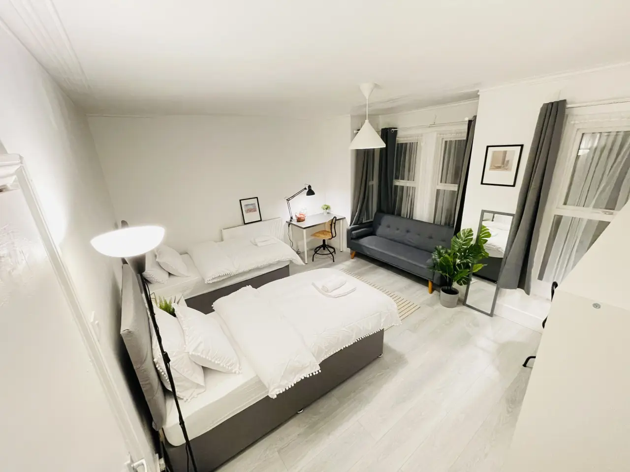 f134c0c43568fdcbfe8a02cb52498bb07ea5217fae1325df660d5525cdf3b487 5e70421afc v0 w1280xh0 rDEF.jpg